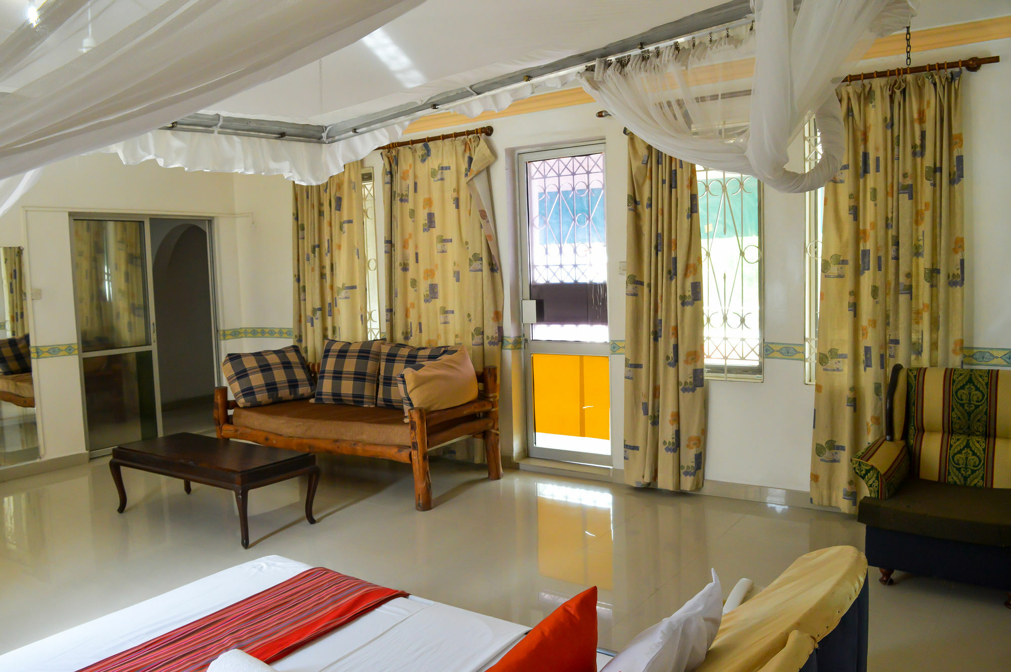 Sanana Conference Center And Holiday Resort Mombasa Exterior foto